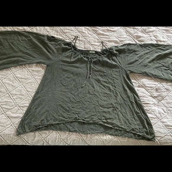 FICKLE Ash Grey Long Bell Sleeve Shoulder Cutout Top Tie Neck Blouse Women S - Picture 4 of 7